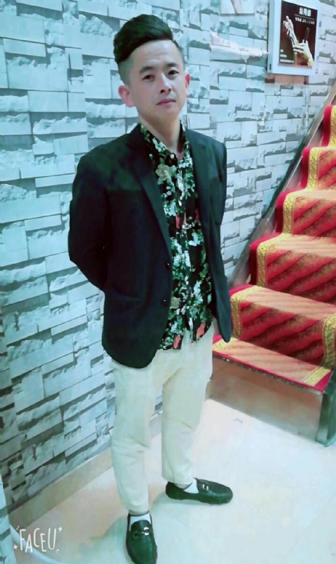男人三十而立的第一张照片--深圳相亲服务中心