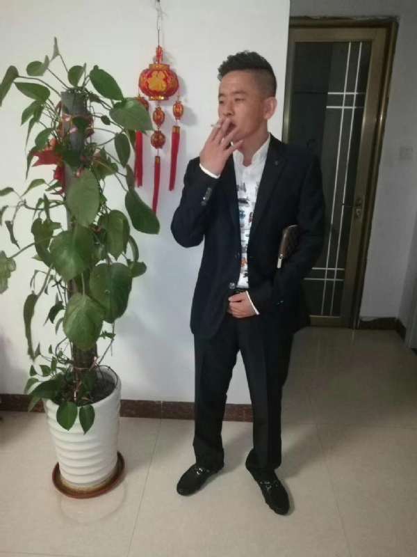 男人三十而立的第二张照片--深圳相亲服务中心