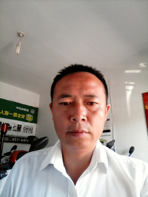 左手的第一张照片--深圳相亲服务中心