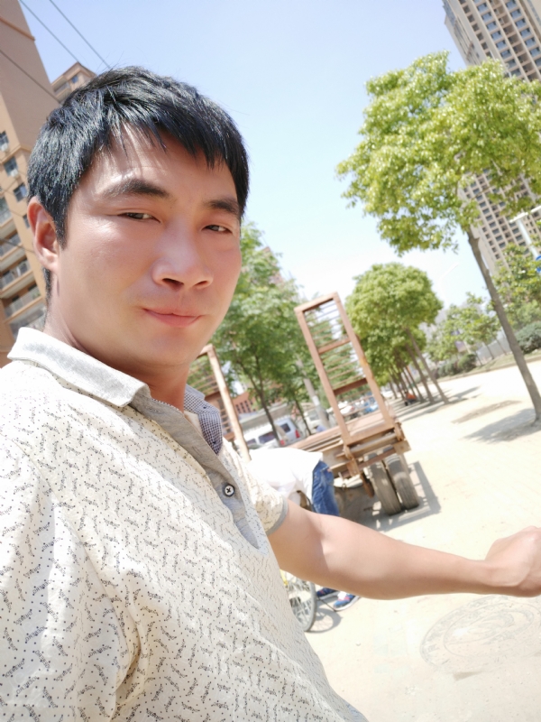 勇哥的第一张照片--深圳相亲服务中心