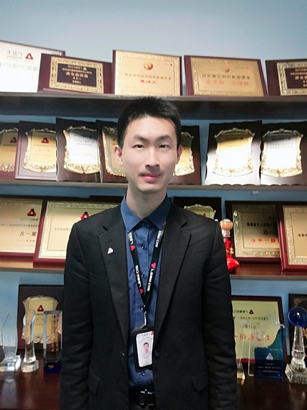 魔都青年的第一张照片--深圳相亲服务中心