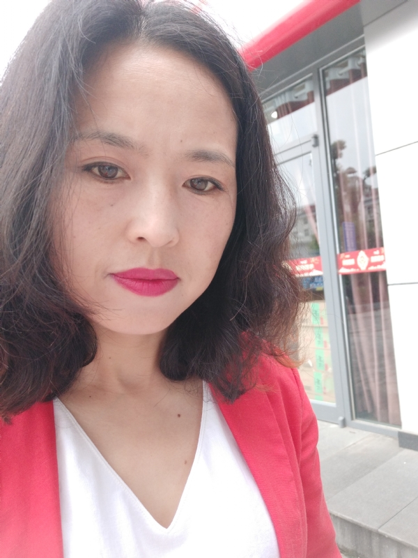 枫叶飘零的第一张照片--深圳相亲服务中心