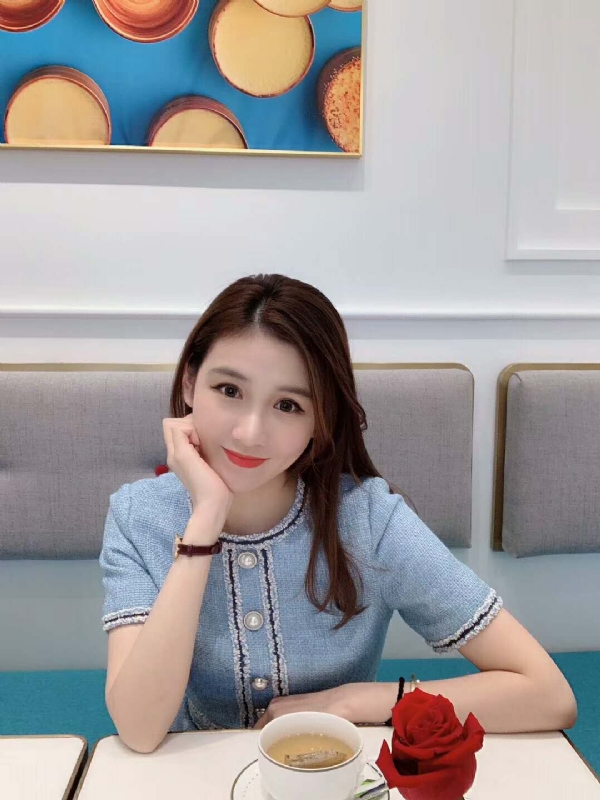 Emily的第二张照片--深圳相亲服务中心