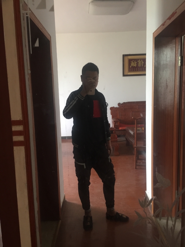 MC无所畏惧的第一张照片--深圳相亲服务中心