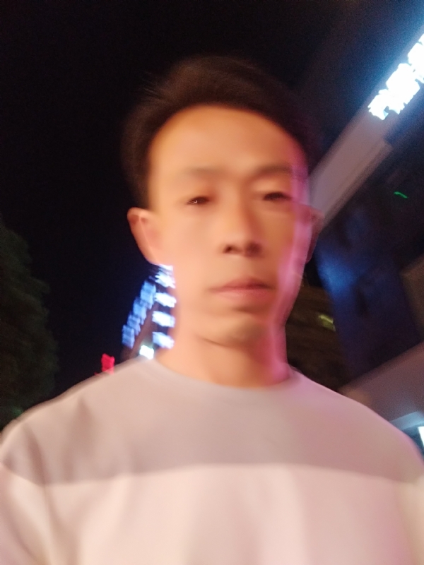 找个人来爱的第一张照片--深圳相亲服务中心