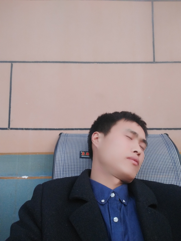 有钱爱情才能长久的第一张照片--深圳相亲服务中心