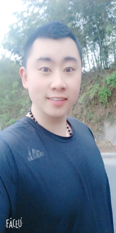 帅小伙的第一张照片--深圳相亲服务中心