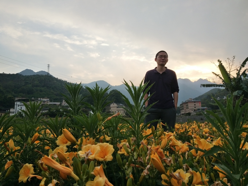 黄晓东的第一张照片--深圳相亲服务中心