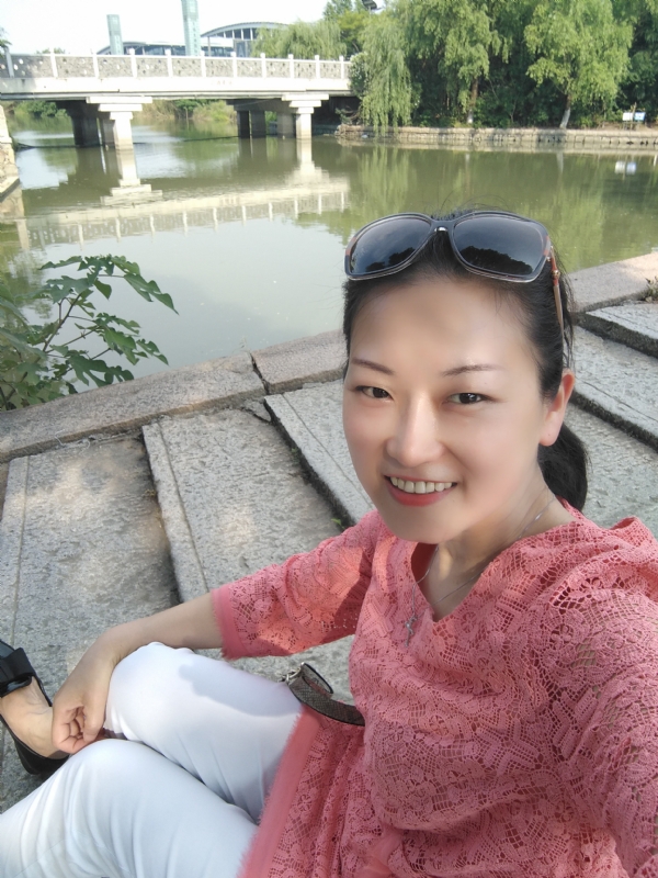 渴慕的第一张照片--深圳相亲服务中心