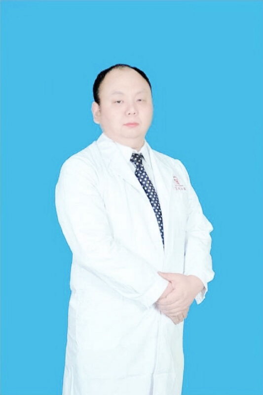 小村医的第一张照片--深圳相亲服务中心