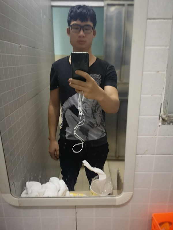 右手的执着的第一张照片--深圳相亲服务中心