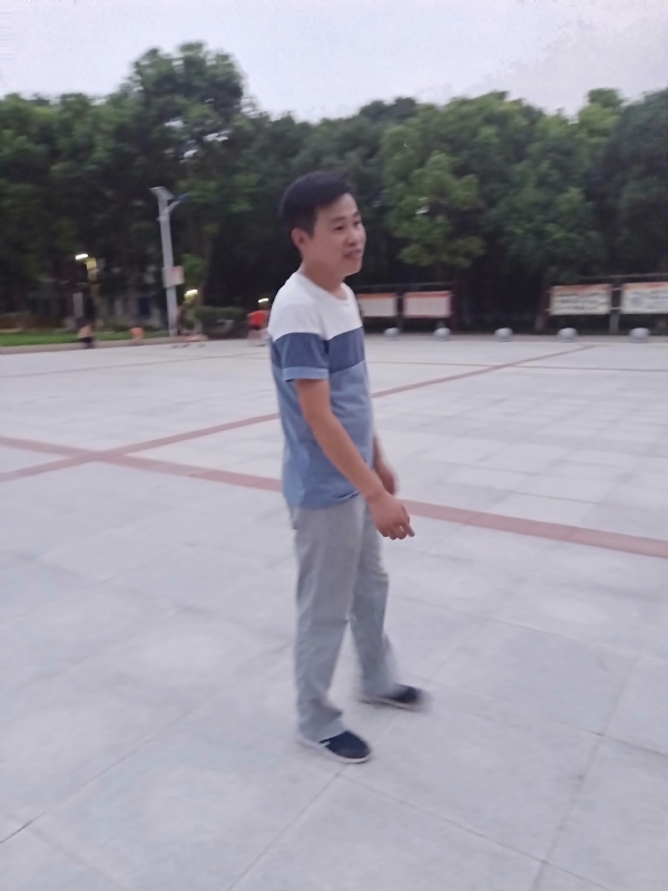 一笑的第一张照片--深圳相亲服务中心
