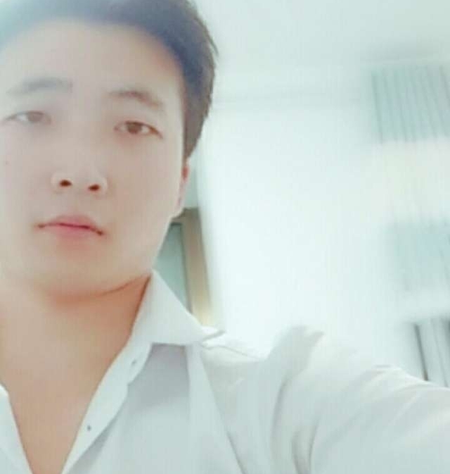 华英雄的第一张照片--深圳相亲服务中心
