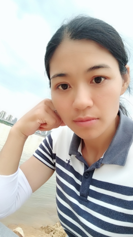 梅子的第一张照片--深圳相亲服务中心