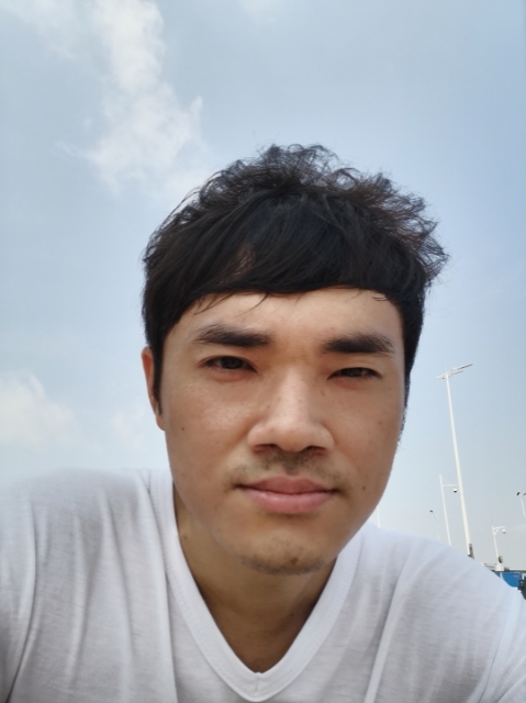 老实人的第一张照片--深圳相亲服务中心