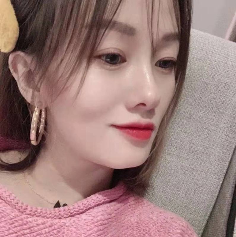 微醺的笑容的第一张照片--深圳相亲服务中心