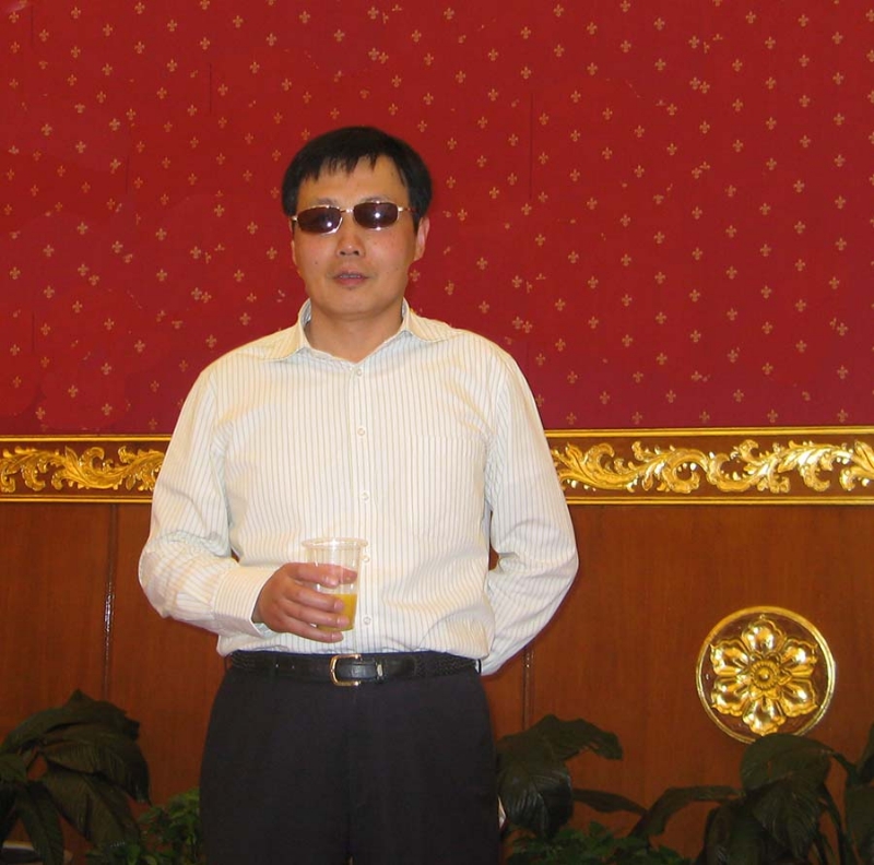 威胜的第二张照片--深圳相亲服务中心