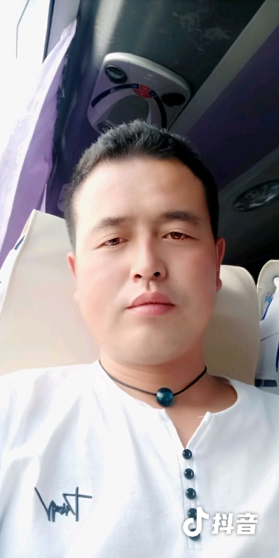 瞬间被爱上的第一张照片--深圳相亲服务中心