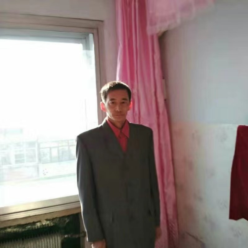 阳光明媚的第一张照片--深圳相亲服务中心