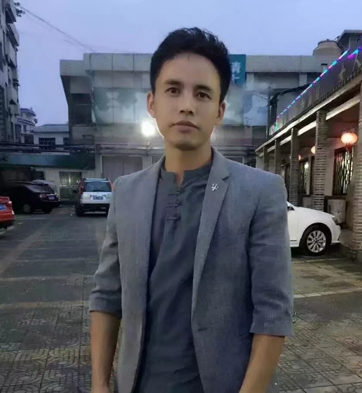 华谢的第一张照片--深圳相亲服务中心