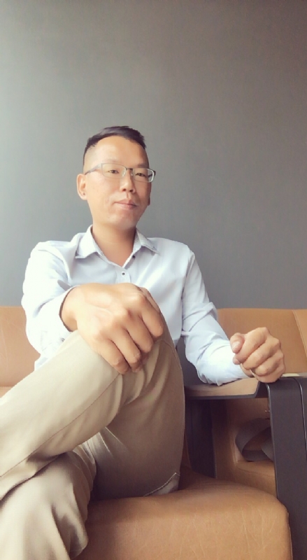 LI的第一张照片--深圳相亲服务中心