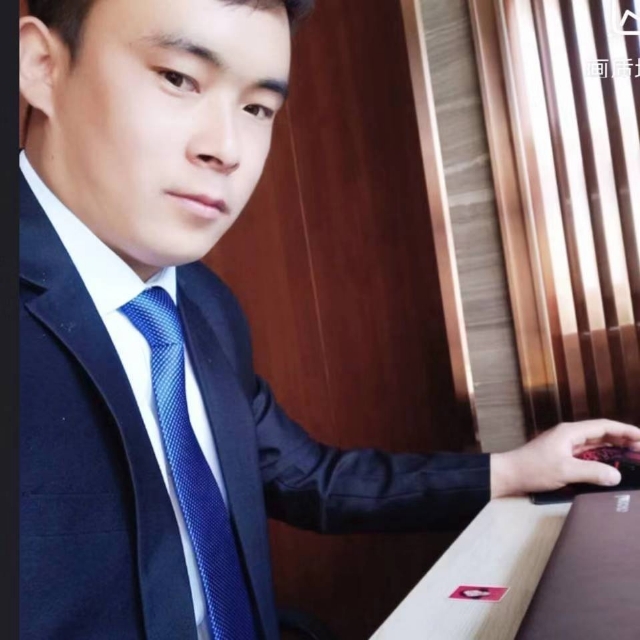 会哭的幸福的第一张照片--深圳相亲服务中心