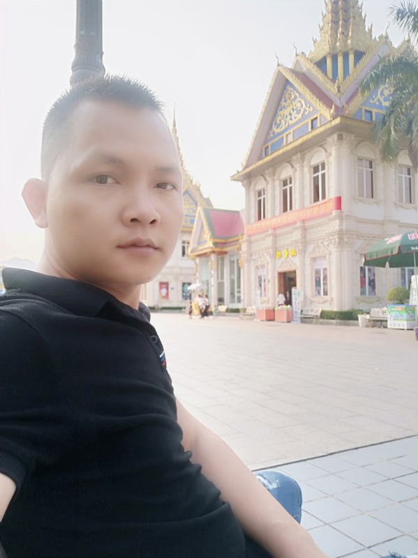 漂泊者的第一张照片--深圳相亲服务中心