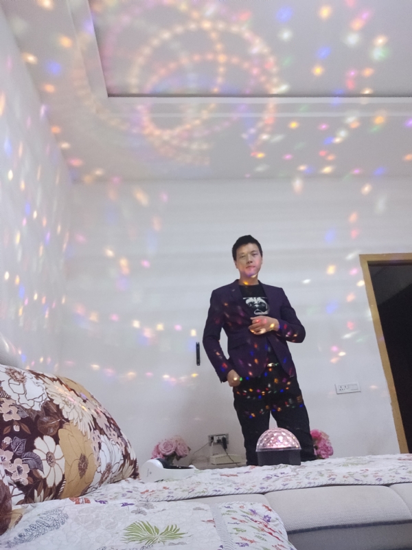 慕凡的第一张照片--深圳相亲服务中心