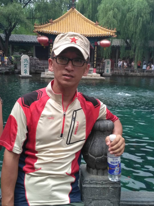 晓峰的第二张照片--深圳相亲服务中心