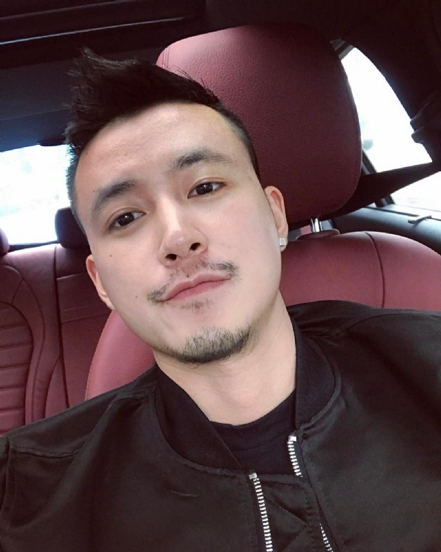 隆刘的第一张照片--深圳相亲服务中心