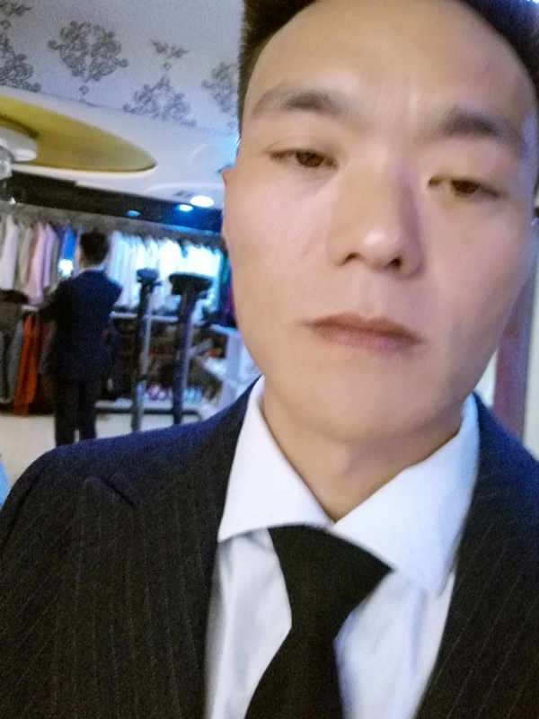 醉酒的蝴蝶的第二张照片--深圳相亲服务中心