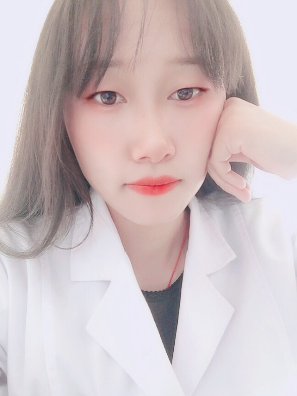 白婚纱的第一张照片--深圳相亲服务中心