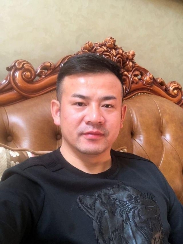 治国的第一张照片--深圳相亲服务中心