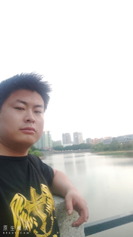 小海的第二张照片--深圳相亲服务中心