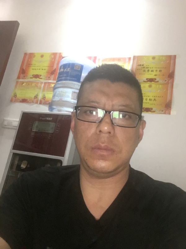 牵手的第二张照片--深圳相亲服务中心