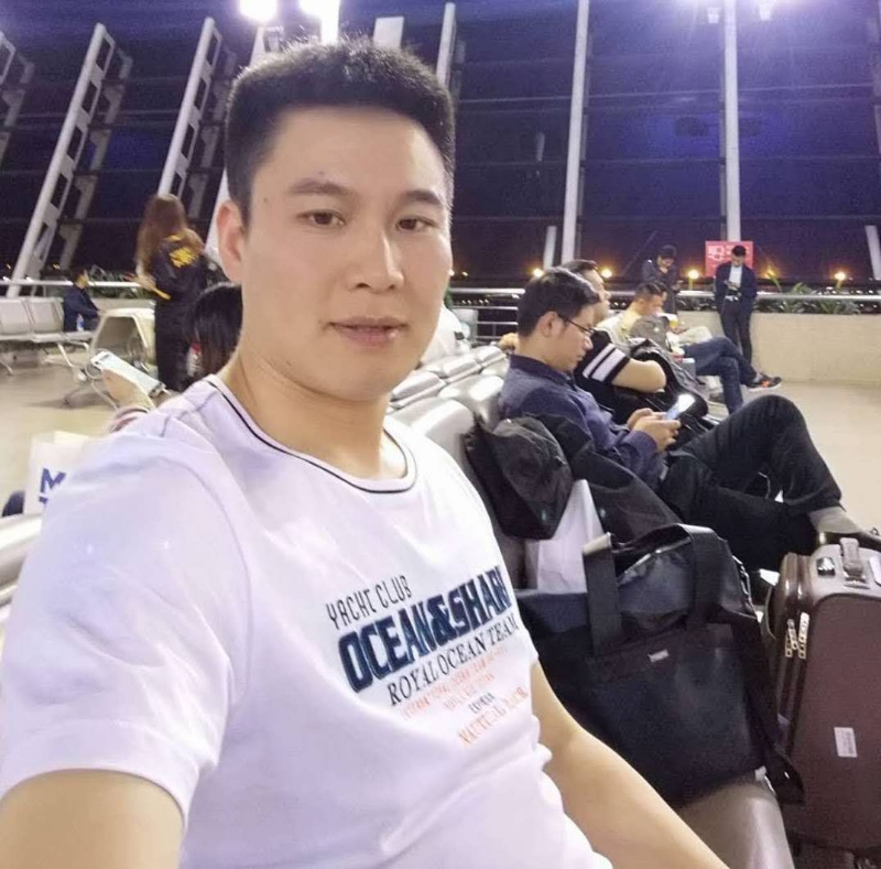 阳光灿烂的第一张照片--深圳相亲服务中心