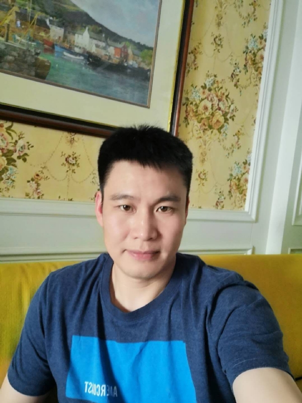 阳光灿烂的第二张照片--深圳相亲服务中心
