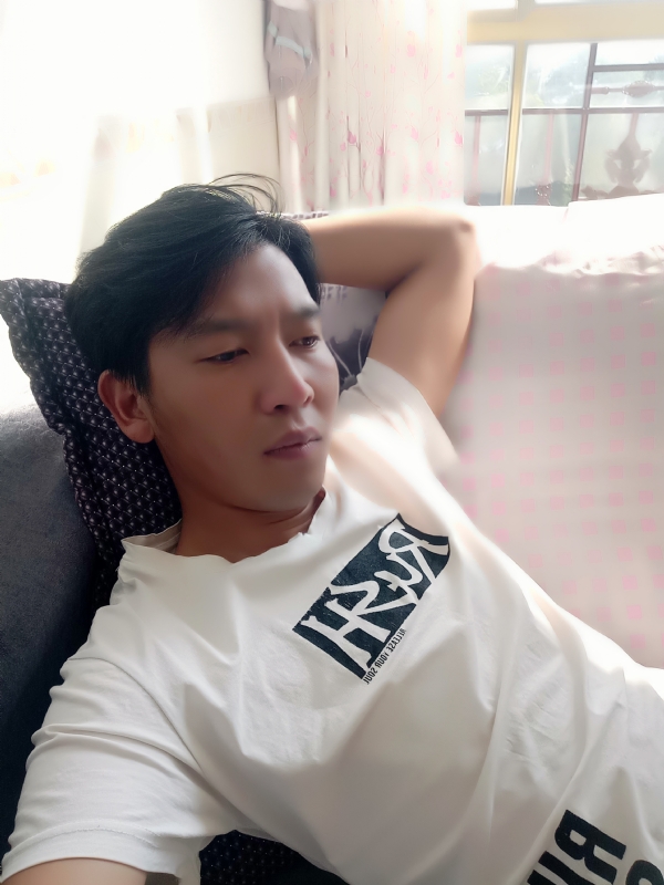 大通的第一张照片--深圳相亲服务中心