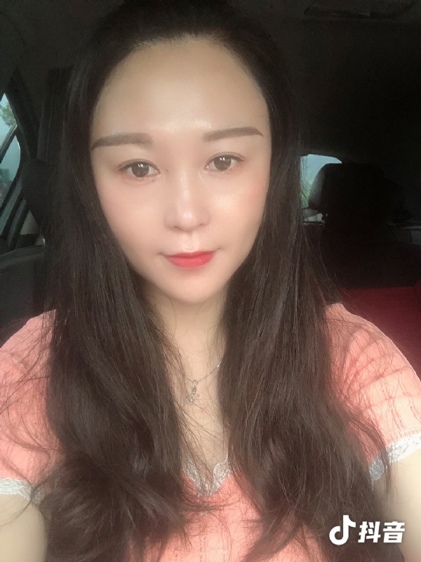 云云的第一张照片--深圳相亲服务中心