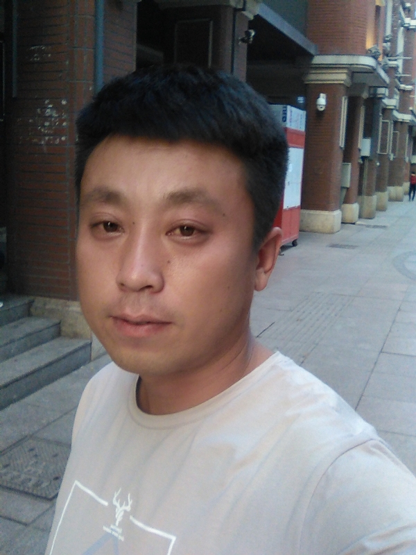 冰冷的心的第一张照片--深圳相亲服务中心