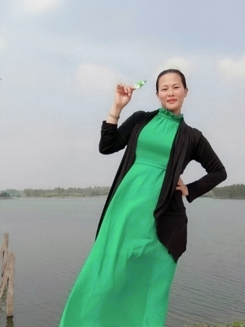 李梅的第二张照片--深圳相亲服务中心
