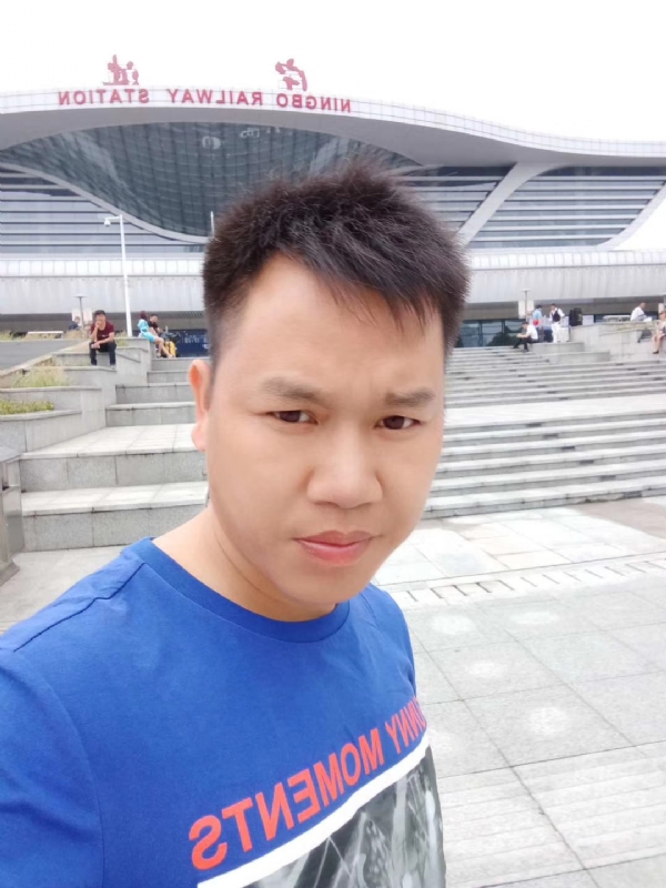 笑对人生的第一张照片--深圳相亲服务中心