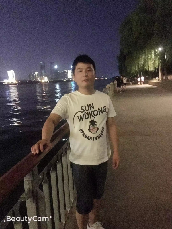 古月的第一张照片--深圳相亲服务中心