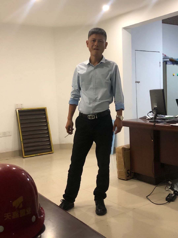 郁闷之中的第一张照片--深圳相亲服务中心