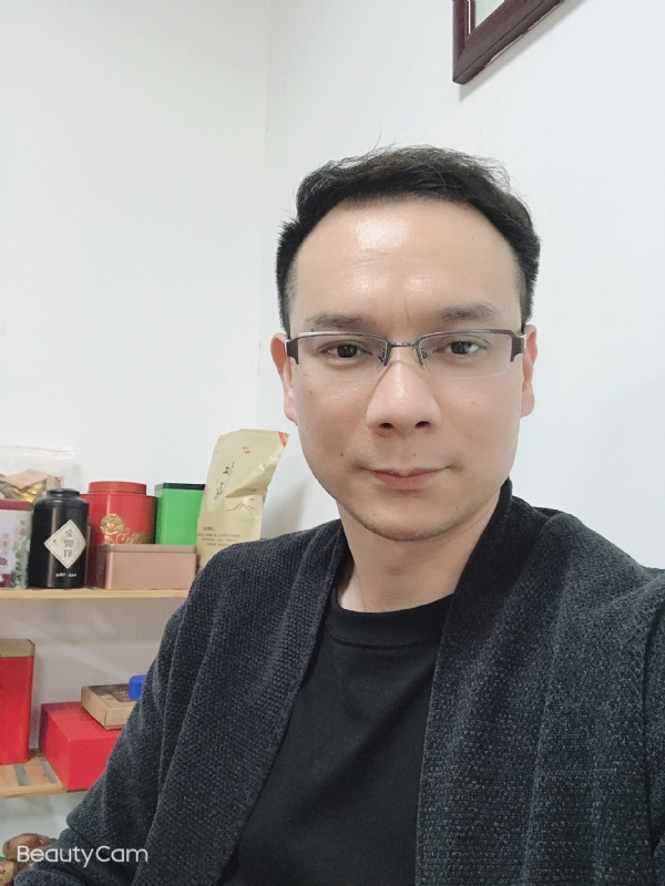 韦的第一张照片--深圳相亲服务中心