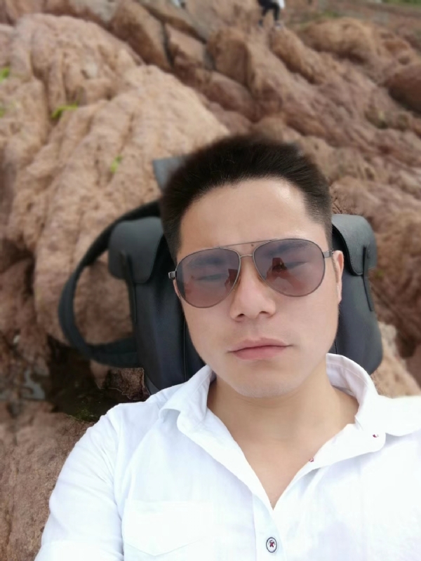 易听的第一张照片--深圳相亲服务中心