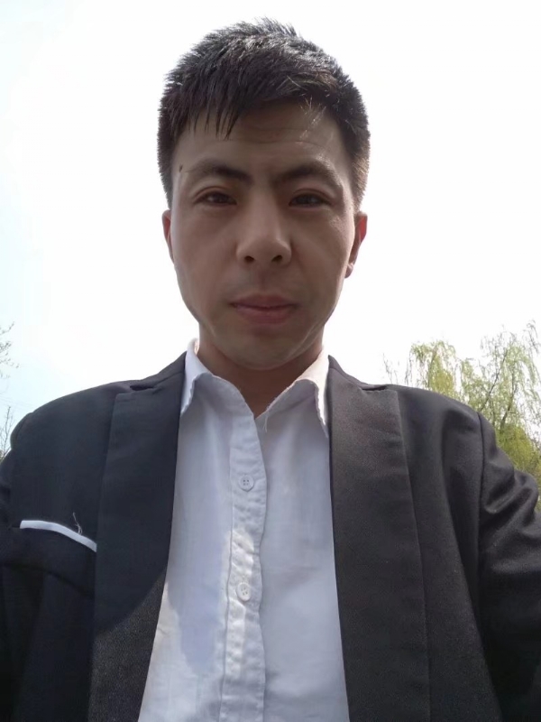 许以飞翔的第一张照片--深圳相亲服务中心