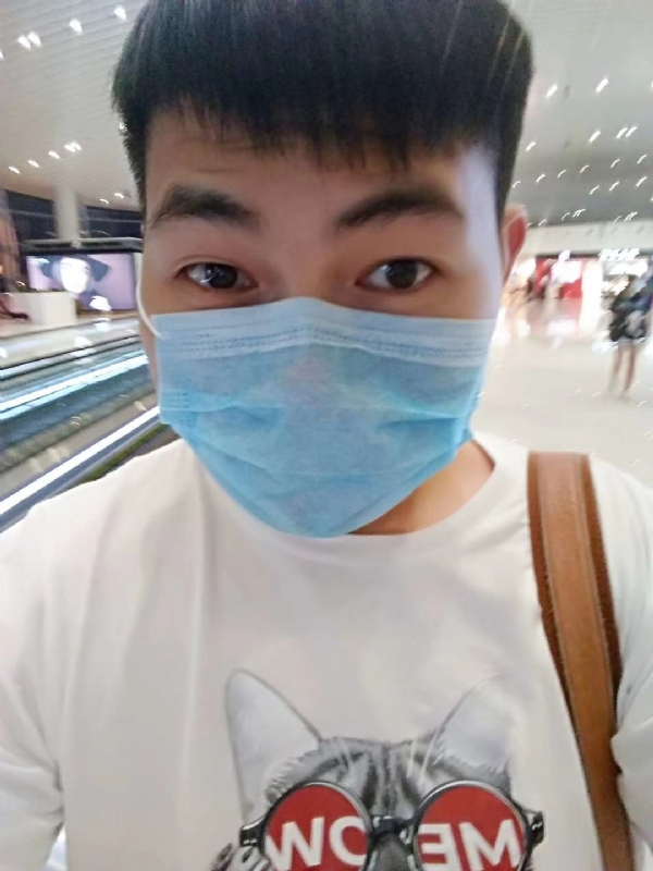 咔咔一顿的第一张照片--深圳相亲服务中心