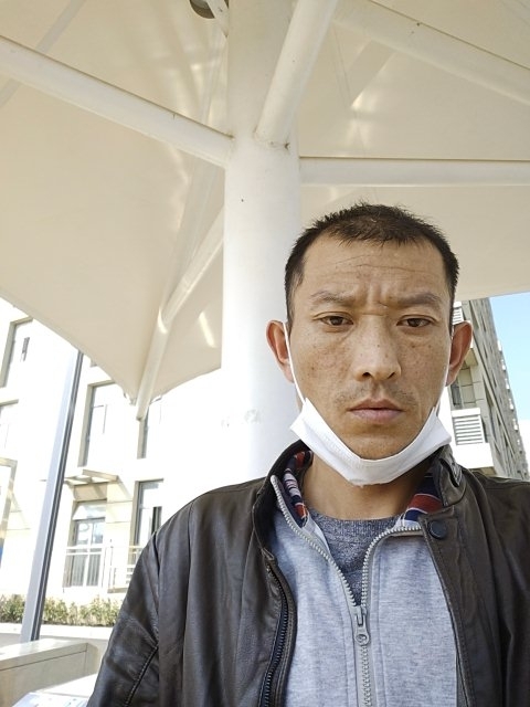 孤狼的第一张照片--深圳相亲服务中心