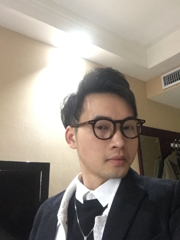 曾亮的第四张照片--深圳相亲服务中心